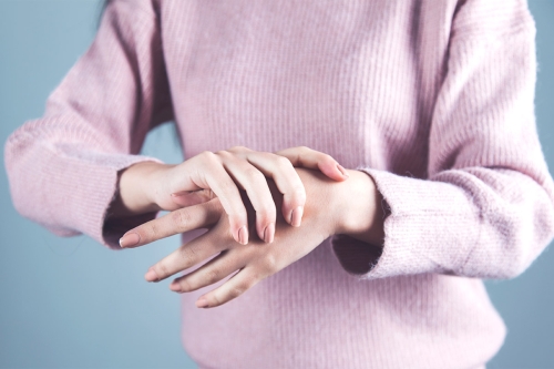 Artritis: Causas, Síntomas Y Diferencias Con La Artrosis