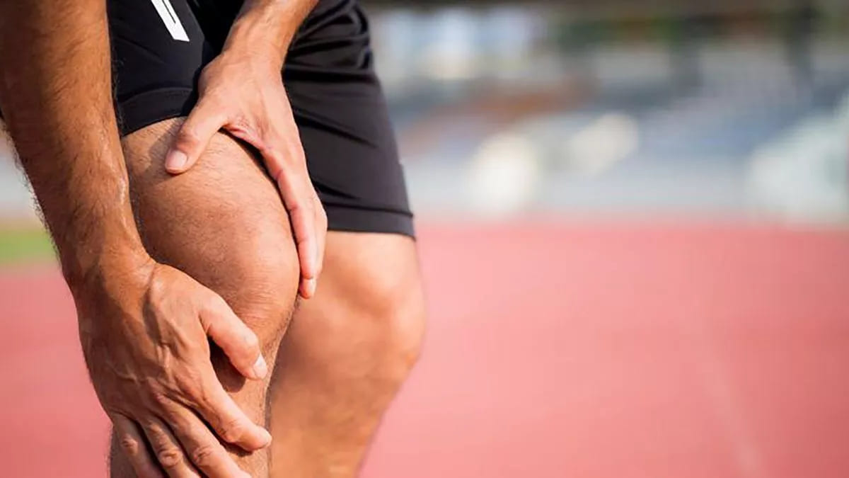 La sutura meniscal consiste en reparar las roturas meniscales mediante la unión de las partes y evitar resecar ese tejido. ¡Entra en el artículo e infórmate!