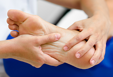 Fisioterapia en Sevilla, tratamiento de la fascitis plantar en clínica Osten