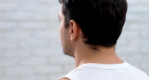 Joroba de búfalo: por qué aparece y cómo prevenirla a tiempo