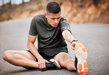 Descubre cómo la terapia de ondas de choque en Clínica Osten acelera la recuperación de lesiones deportivas crónicas, aliviando el dolor y mejorando la función