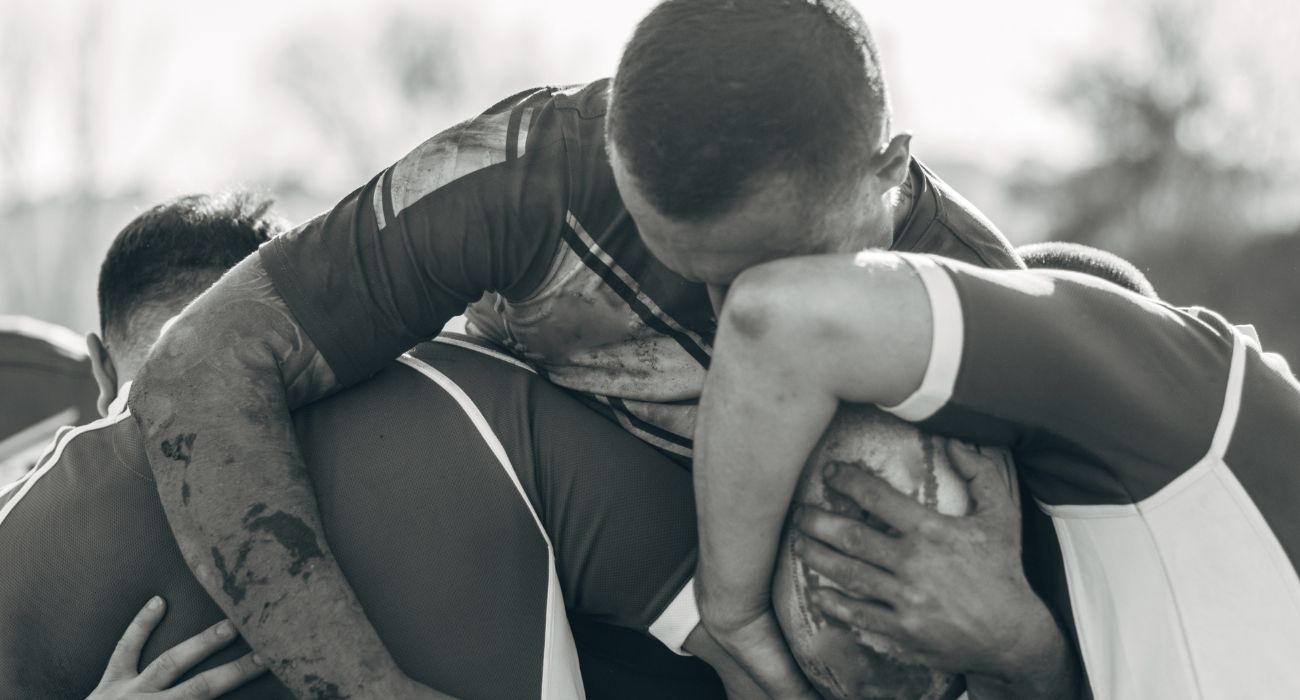 ¿Juegas al rugby o tienes lesiones deportivas frecuentes? Descubre qué lesiones son típicas en este deporte y cómo tratarlas desde la fisioterapia